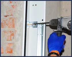 Neighborhood Garage Door Brooklyn, NY 347-331-0834 - side-door-repair-t-22-gr-23m